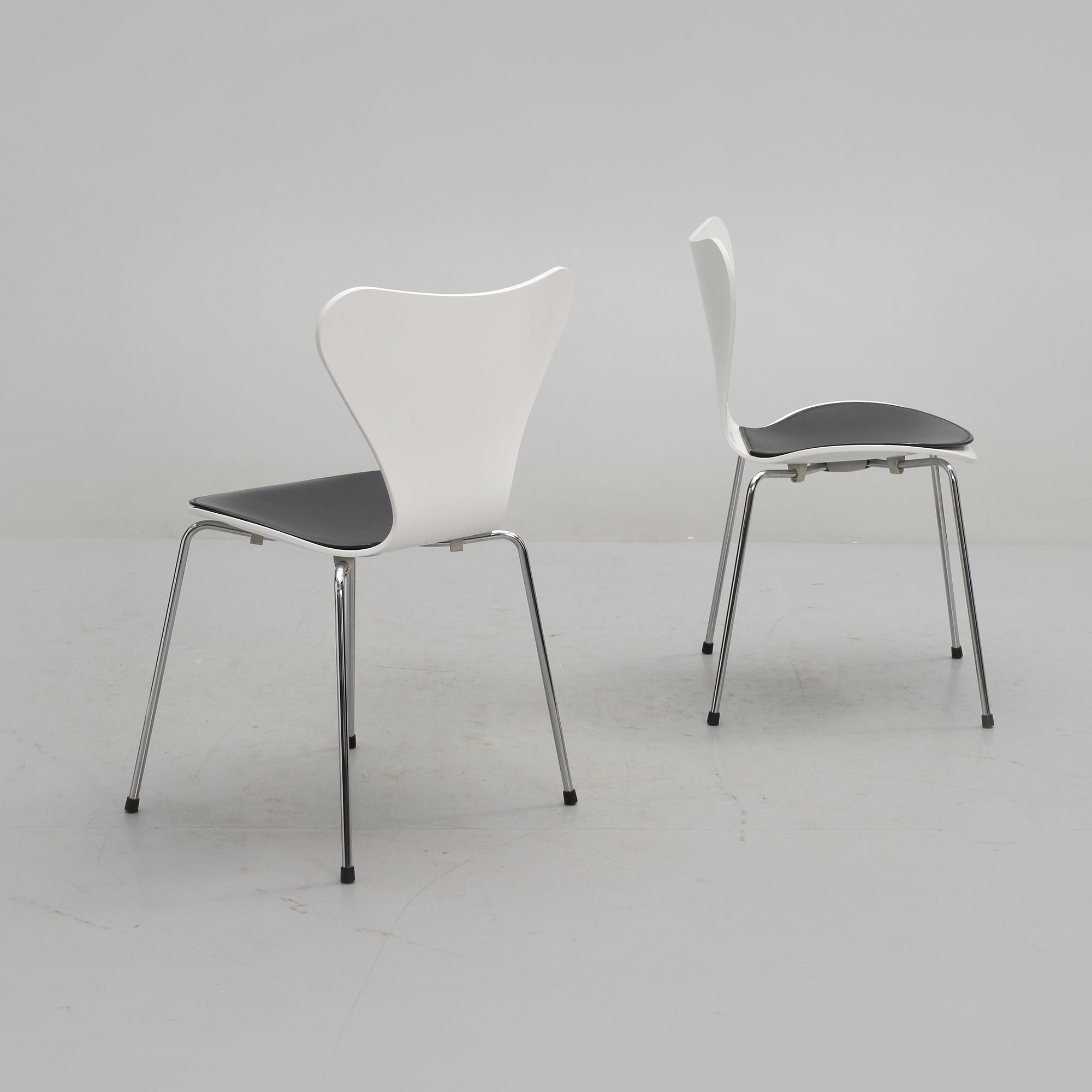 STOLAR, 4 st, "Sjuan", Arne Jacobsen, Fritz Hansen, Danmark, 2005.