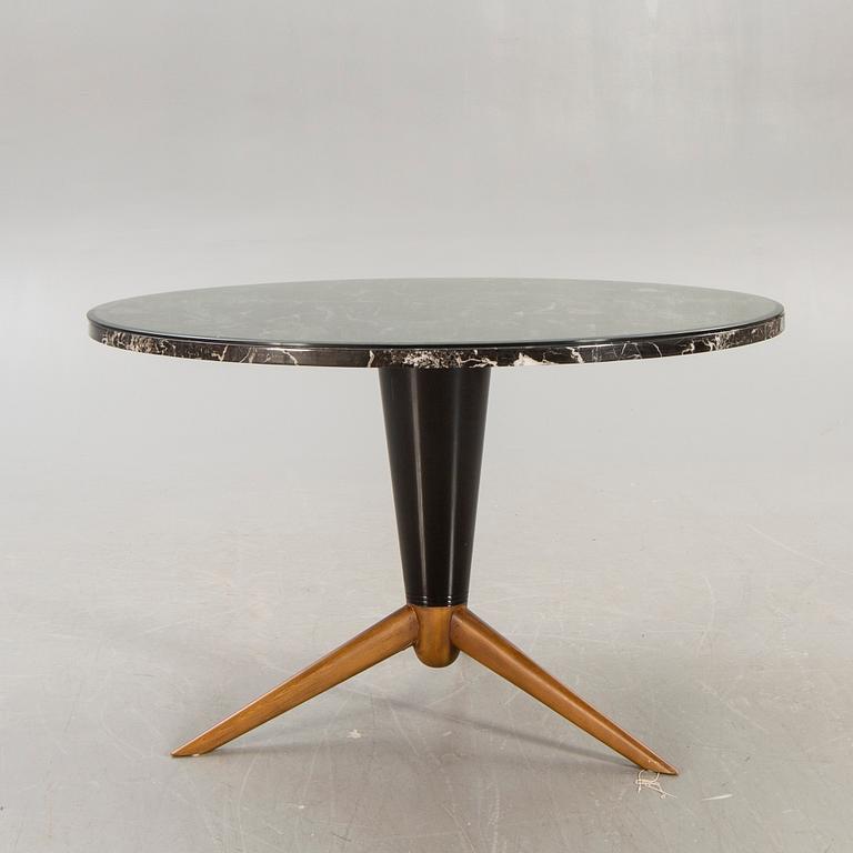 An Eichholtz dining table 21st century.