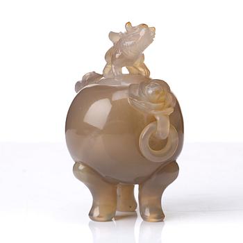 Two agathe cups and a censer with cover, Qing dynasty.