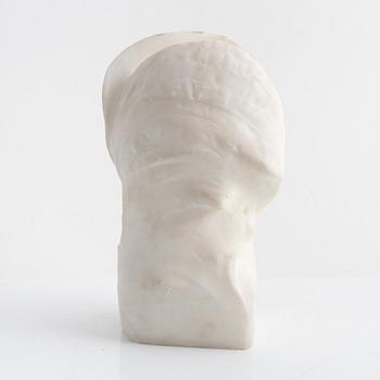 Verner Åkerman, sculpture, alabaster, "Perlan".