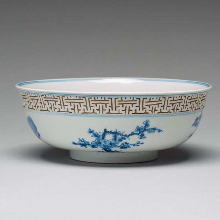 SKÅL, porslin. Qingdynastin, Kangxi (1662-1722).