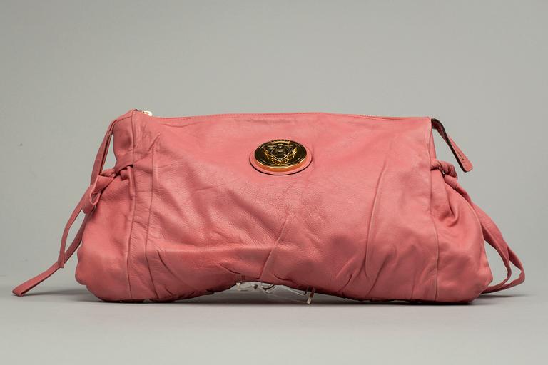 VÄSKA, "Hysteria", Gucci.