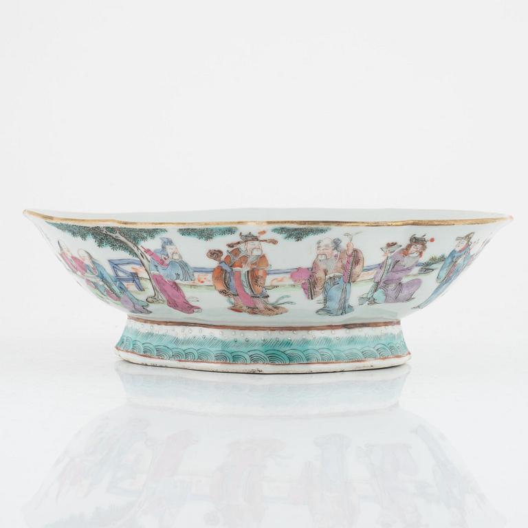 A porcelain bowl, China, Qing dynasty, second half of the 19th century.