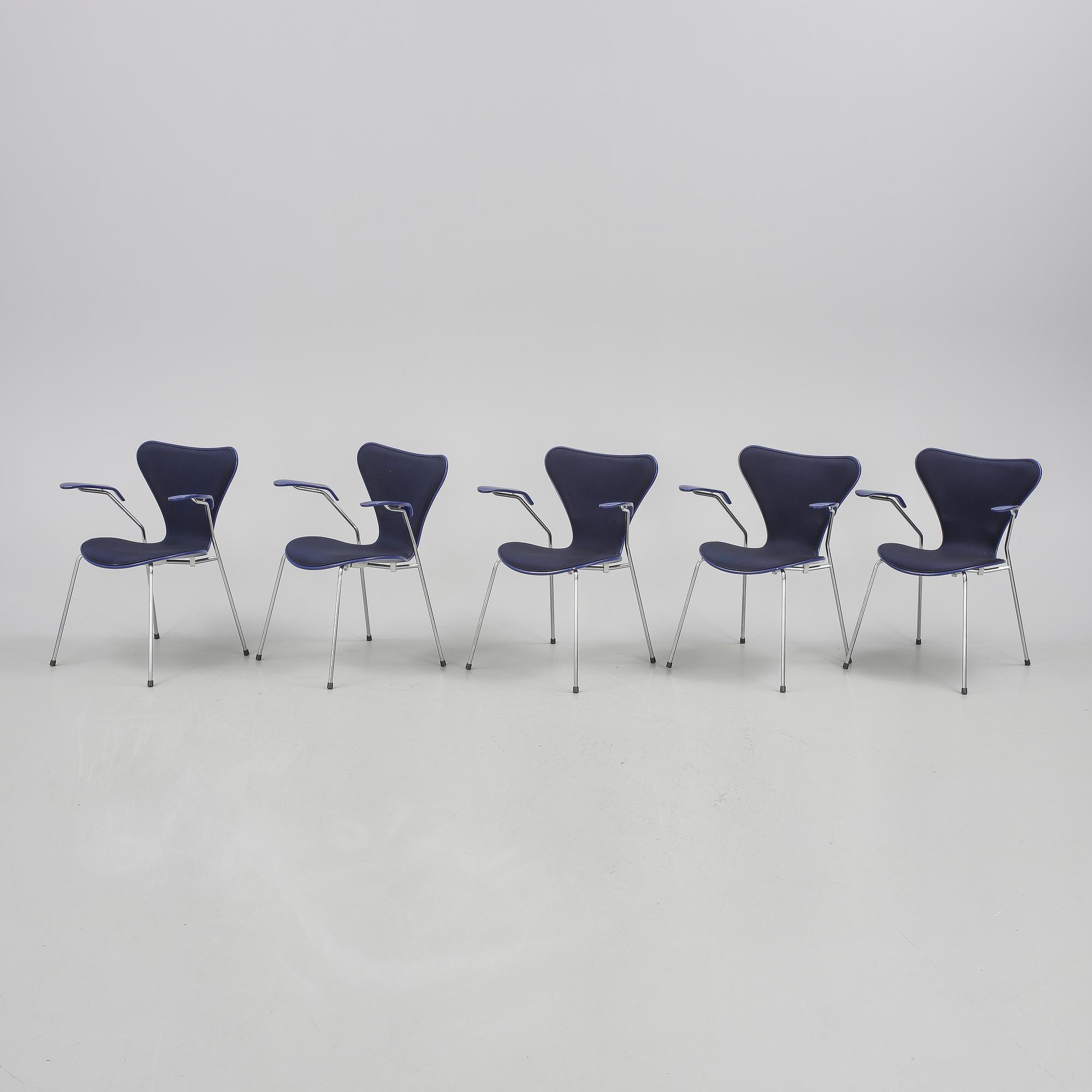 KARMSTOLAR, 5 st, "sjuan", Arne Jacobsen för Fritz Hansen, modell formgiven 1955.