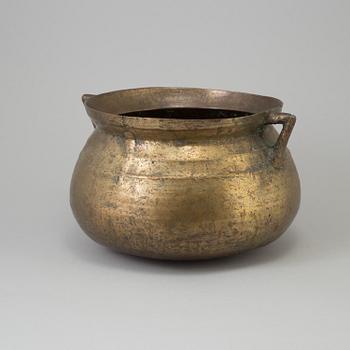 A bronze pot, probably 18th century.