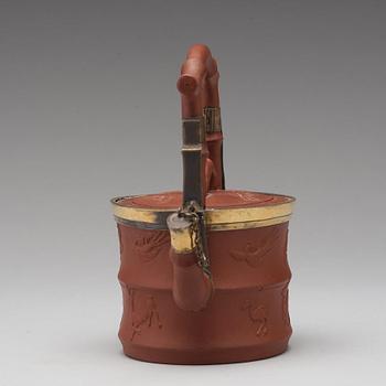 TEKANNA med LOCK, yixinggods med metallmontering. Qingdynastin, troligen 1700-tal.