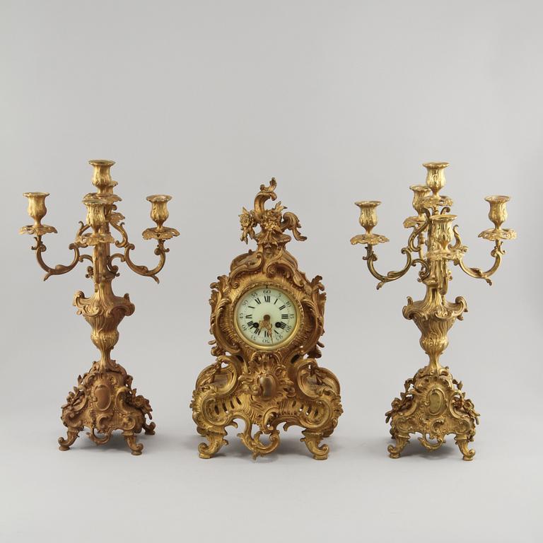 BORDSGARNITYR, 3 delar, nyrokoko, 1800-talets andra hälft.
