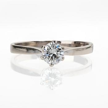 RING, 18K vitguld med briljantslipad diamant, ca 0.47 ct.
