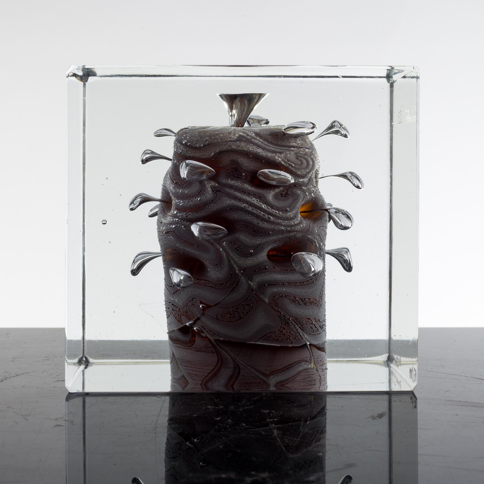 OIVA TOIKKA, AN ANNUAL CUBE, Signed Oiva Toikka, Nuutajärvi 1979, 407/1000.