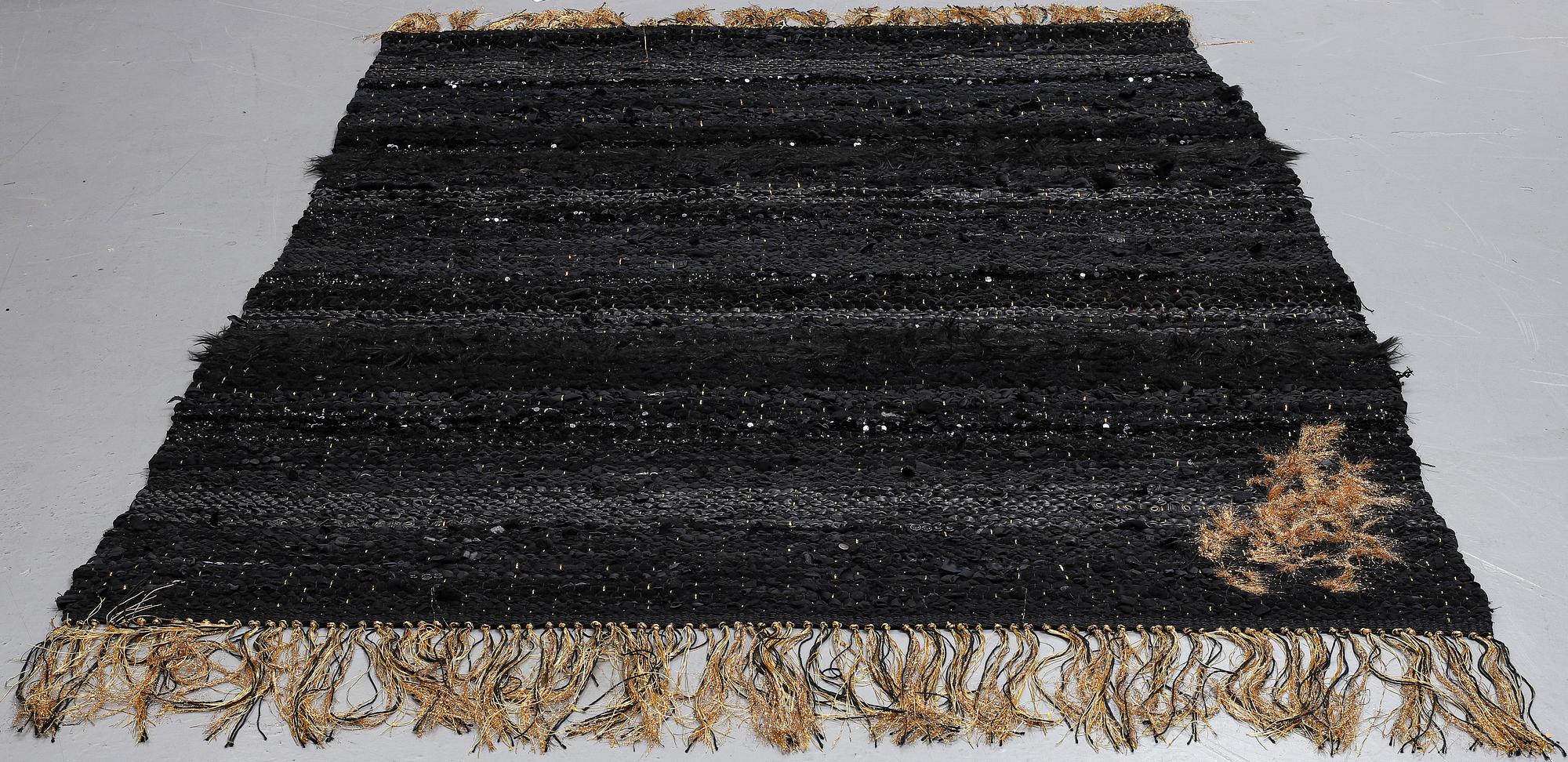Skogberg & Smart, Rumsdelare /väggtextil, "Riff Raff Rug Divider", ca 253 x 181-182 cm.