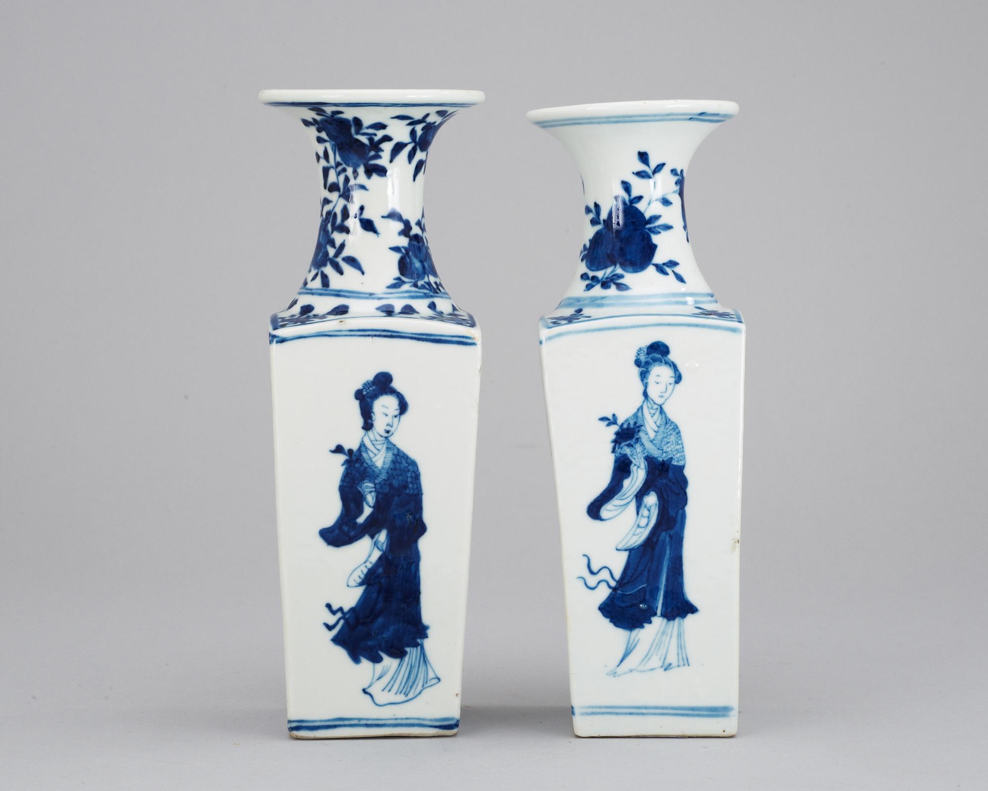 VASER, 2 st, porslin. Qing dynastin, 1800-tal.