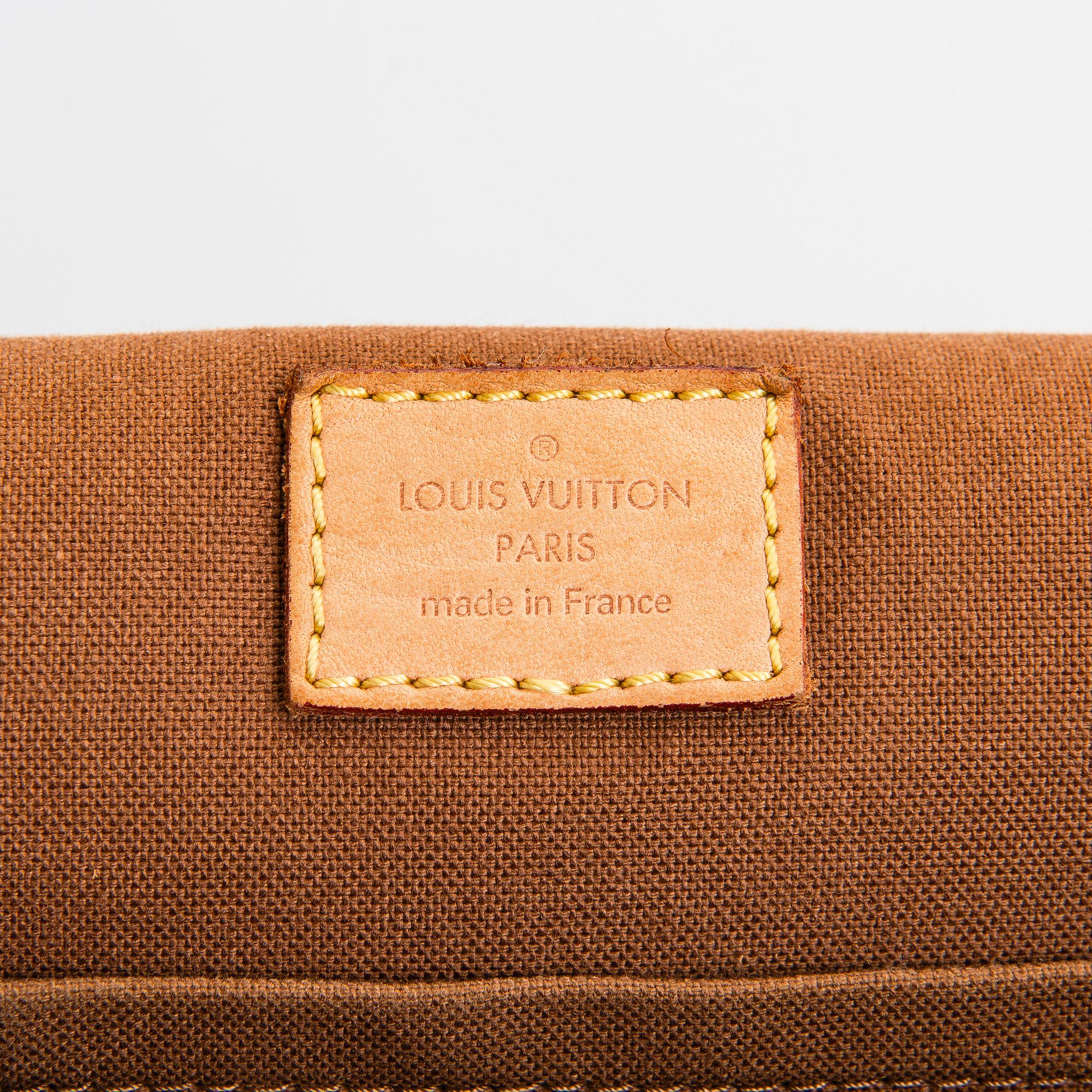 Louis Vuitton, A 'Bosphore Messenger PM' bag.