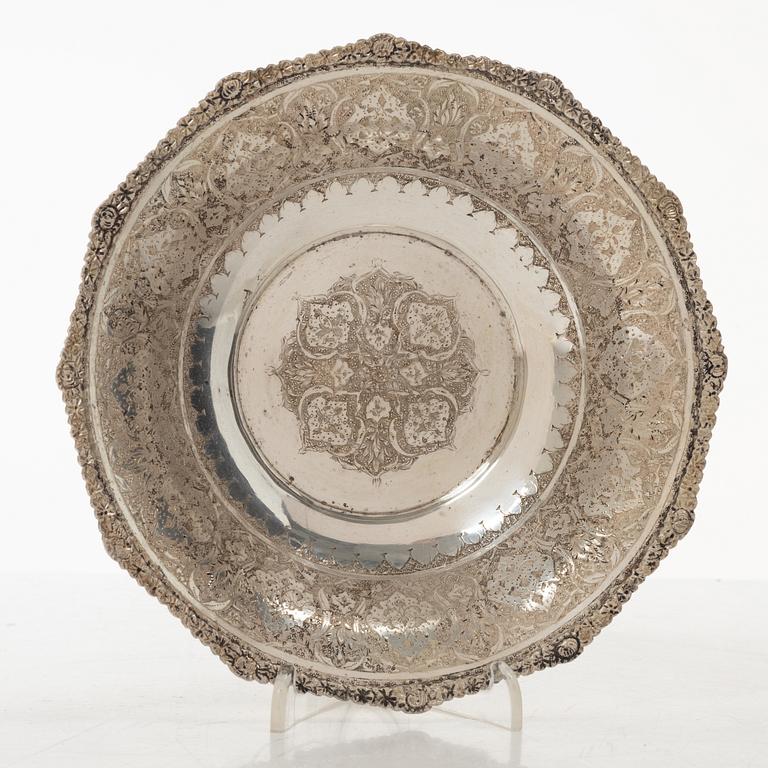 Skålar, två stycken, silver, Persien (Iran), 1900-tal.