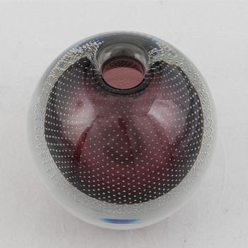 Gunnel Nyman, a glass vase, Nuutajärvi, Finland 1953.