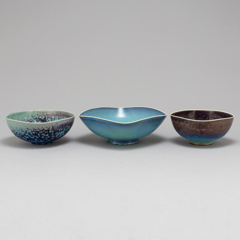 BERNDT FRIBERG, a set of three stoneware bowls, Gustavsberg studio, Sweden 1962-64.