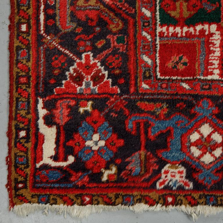 A carpet, semi-antique/old Heriz, ca 340 x 256 cm.