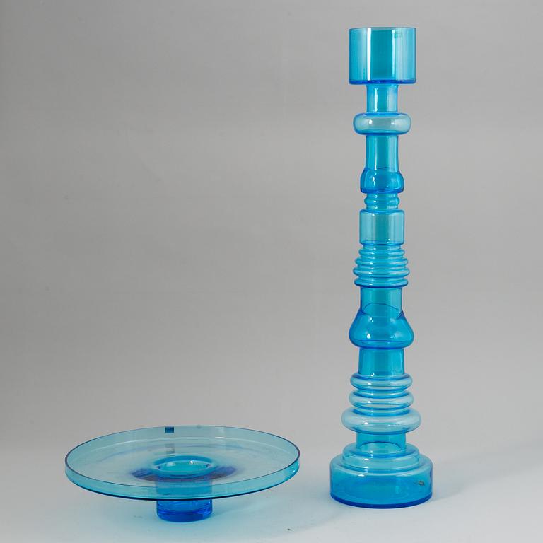 OIVA TOIKKA, a glass vase and dish, "Fyren", labeled Arabia and Nuutajärvi, Finland.