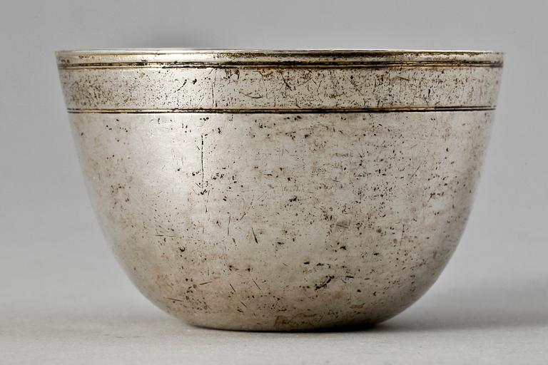 TUMLARE, silver, Augsburg, troligen 1730-tal. Vikt ca 60 gram.
