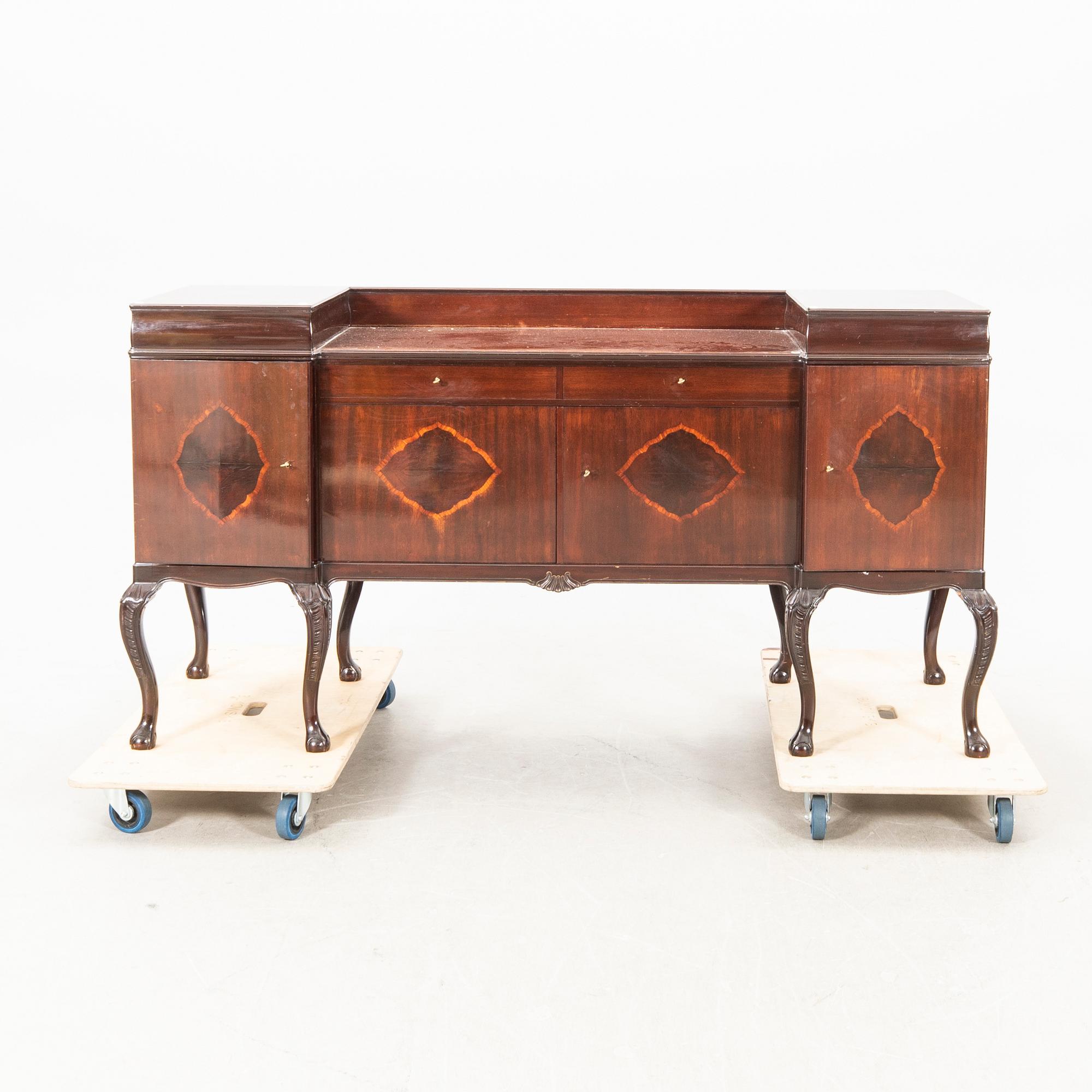 Sideboard Chippendale-stil 1900-talets första hälft Mobilia Malmö.