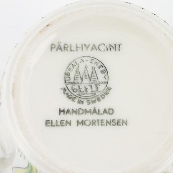 Ellen Mortensen, tekoppar med fat, ett par, flintgods, "Pärlhyacint", Upsala-Ekeby/Gefle.