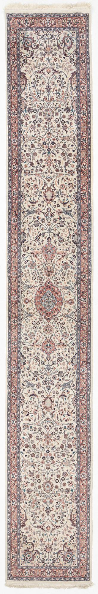 Gallerimatta, orientalisk, ca 532 x 82 cm.