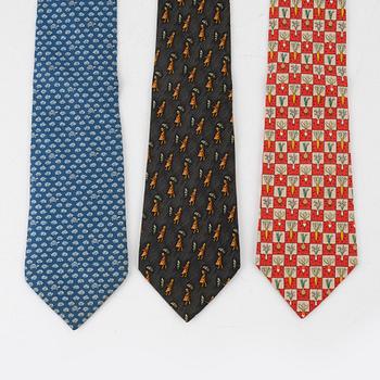 Hermès, three silk ties.