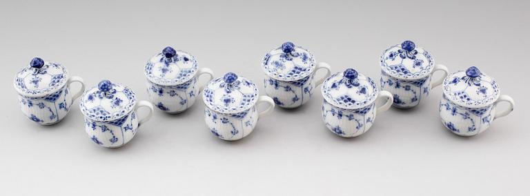 CREMEKOPPAR MED LOCK, 8 st, porslin, Royal Copenhagen.