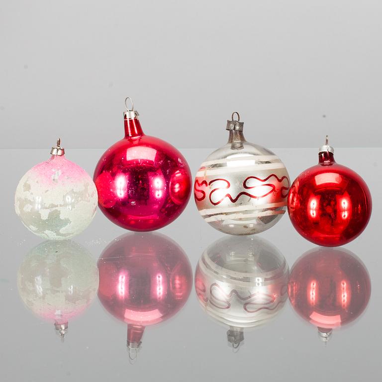 JULDEKORATIONER, 51 delar, 1900-talets första hälft.