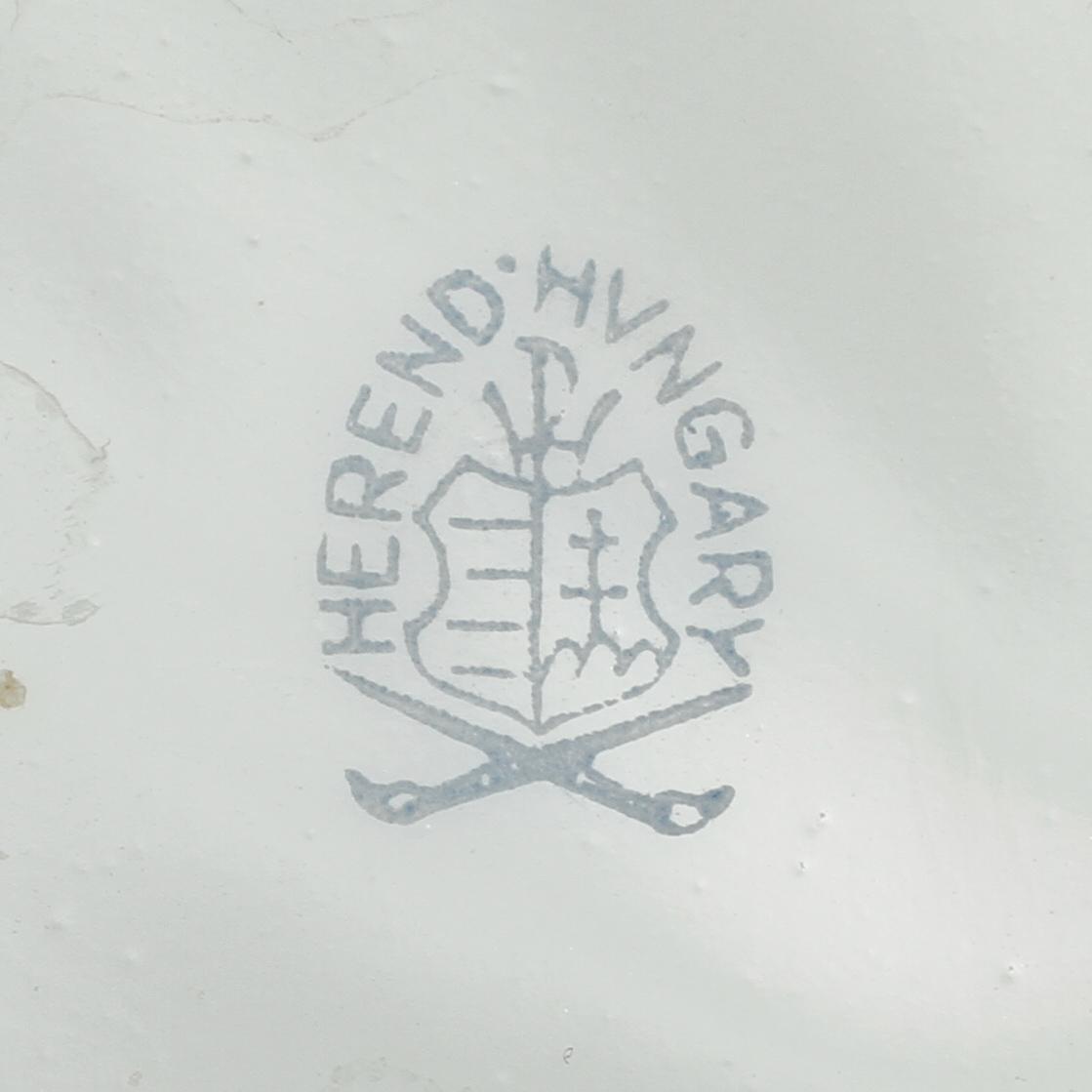 LOCKURNA, porslin, Herend, Ungern, 1900-talets andra hälft.