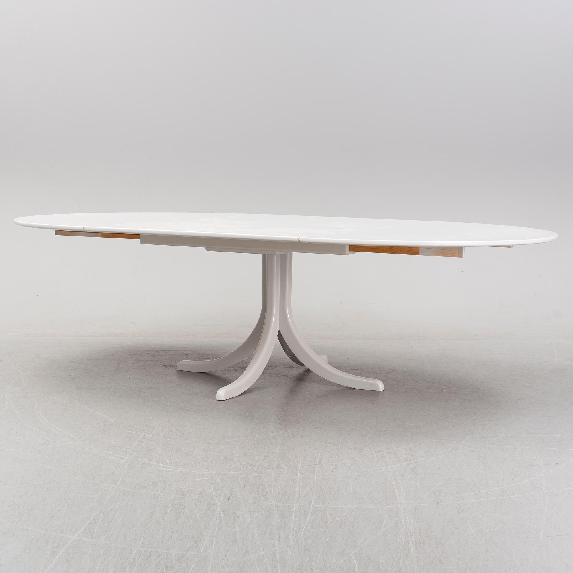 Matbord snarlikt, modell 771 av Josef Frank.