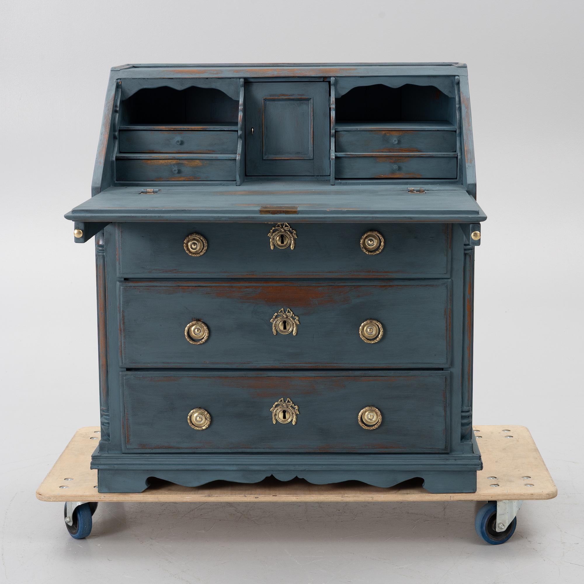 A chiffonnier, 19th century.