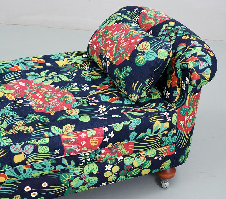 A Josef Frank daybed, Svenskt Tenn, model 775.