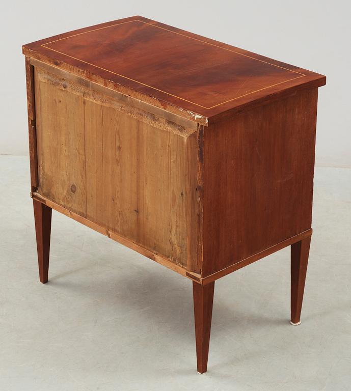 BYRÅ, sengustaviansk stil, omkring 18/1900-tal.