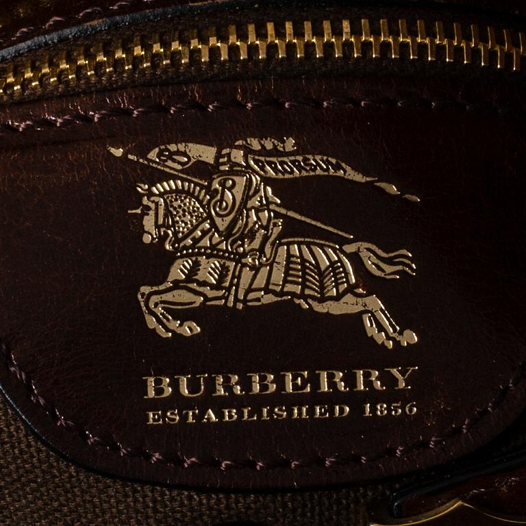 LAUKKU, Burberry.