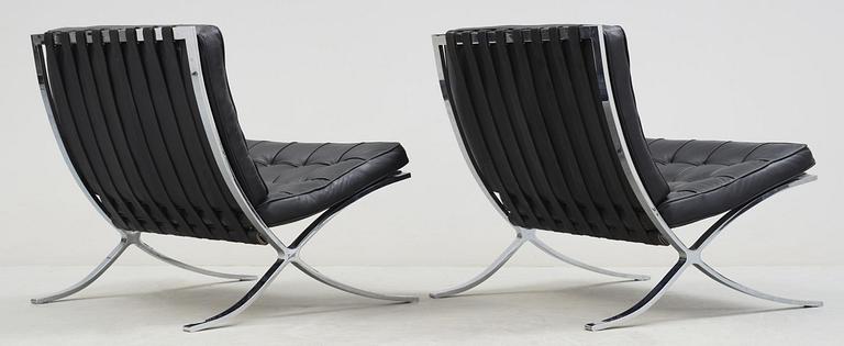 FÅTÖLJER, ett par. Mies van der Rohe, "Barcelona", 
Knoll International. Sannolikt 1960-tal.