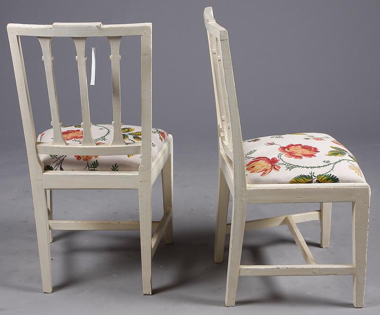 STOLAR, ett par, sengustavianska, märkta Erik Öhrmark, stolmakare i Stockholm 1777-1813.