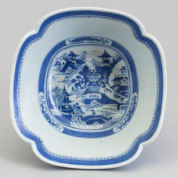 A Chinese blue and white porcelain bowl, Qing dynasty, Jiaqing, 18th century.