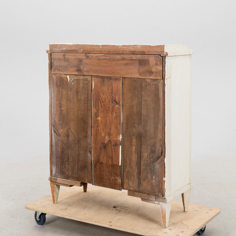 Skänk 1800-talets första hälft.