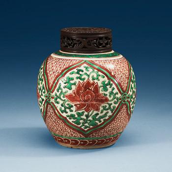 1657. A sancai glazed jar, Qing dynasty, 17th Century.