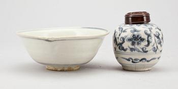 SKÅL samt KRUKA, porslin, Kina, Mingstil.