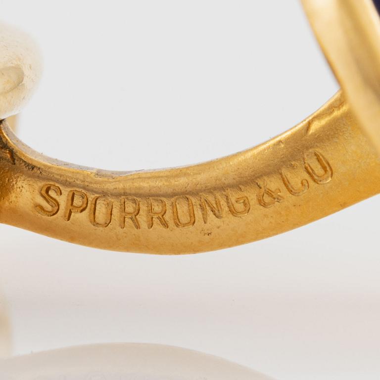 Pin, 18K guld med emalj och diamanter, SAS. Manschettknappar, Sporrong & Co, förgylld metall medföljer.