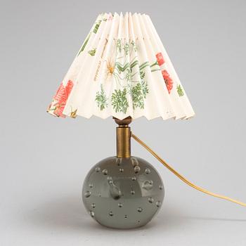 JOSEF FRANK, bordslampa, modell 1819, tillverkad av Reijmyre för Firma Svenskt Tenn, modellen formgiven 1934.