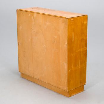 Aino Aalto, bokhylla / Bokskåp, O.Y. Huonekalu- ja Rakennustyötehdas A.B. 1940/1950-tal.