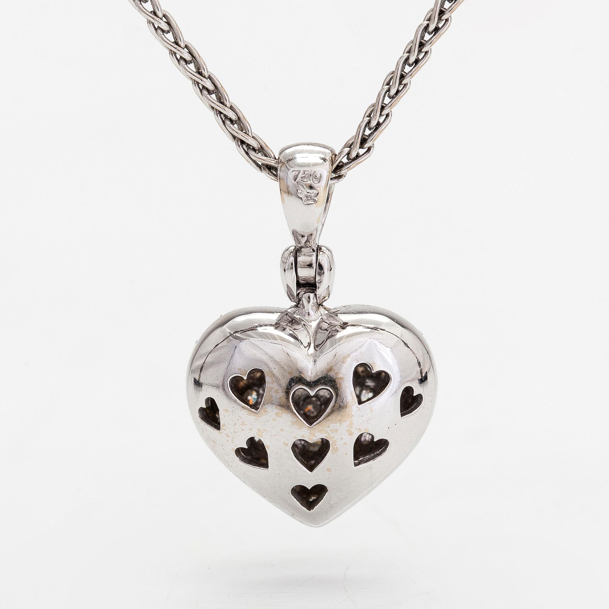 Halsband, hänge, hjärta, 18K vitguld,  pavéinfattade diamanter tot. ca 1.06 ct.