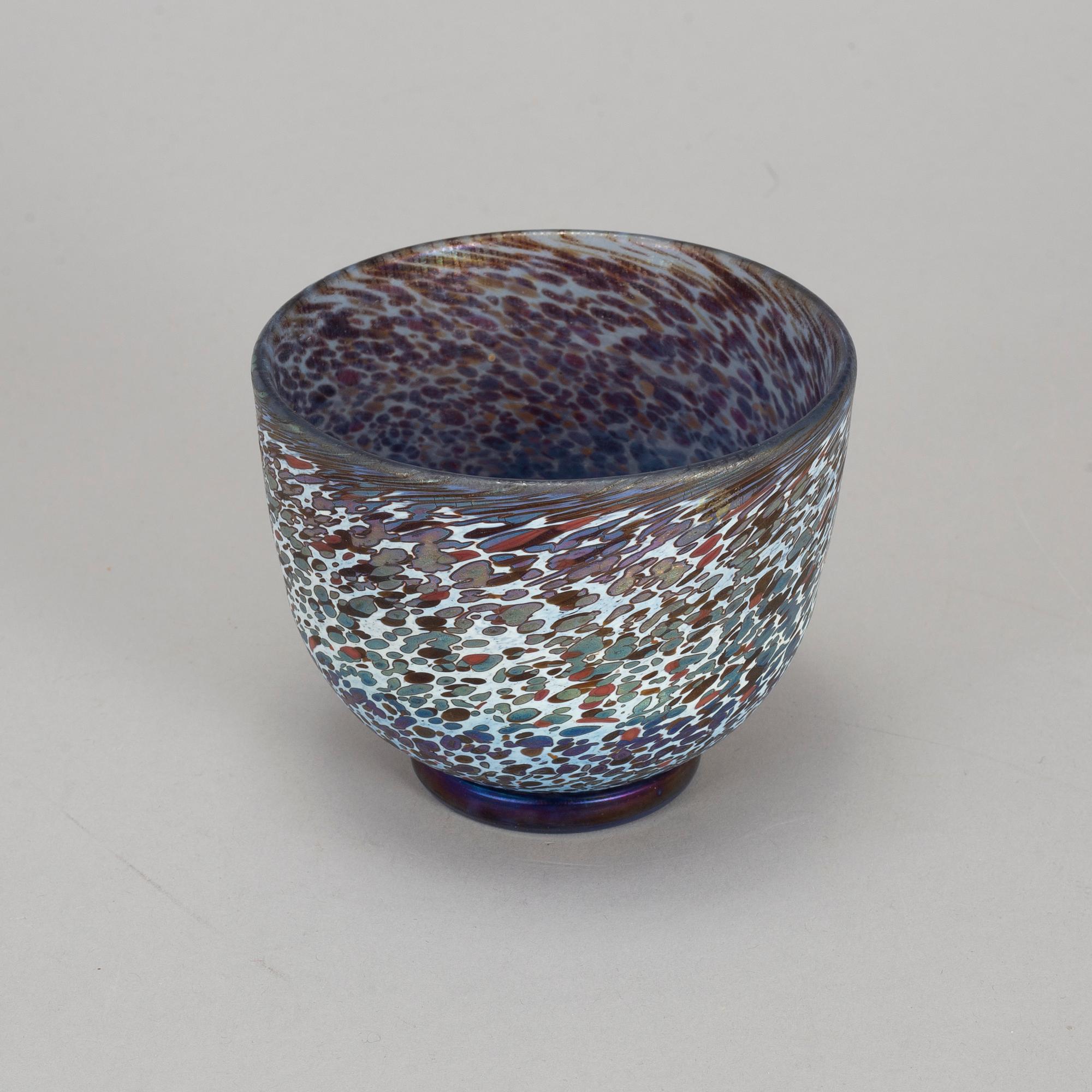 BERTIL VALLIEN, glass, three pieces.