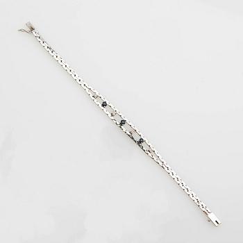 Armband, 14K guld med diamanter och safirer.