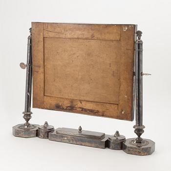 Toiletteuppsats, omkring 1900.