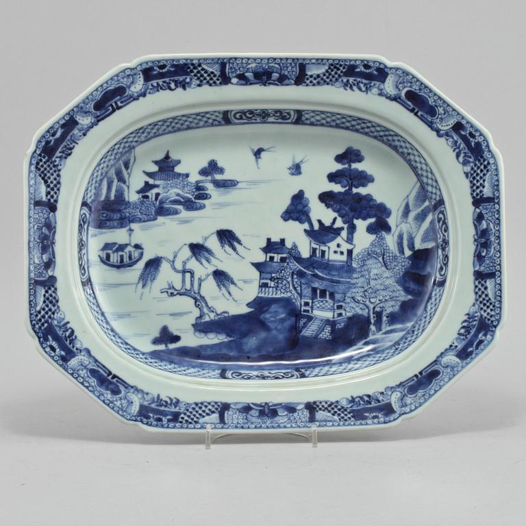 TERRINFAT, Porslin, Kina, 1700-tal.