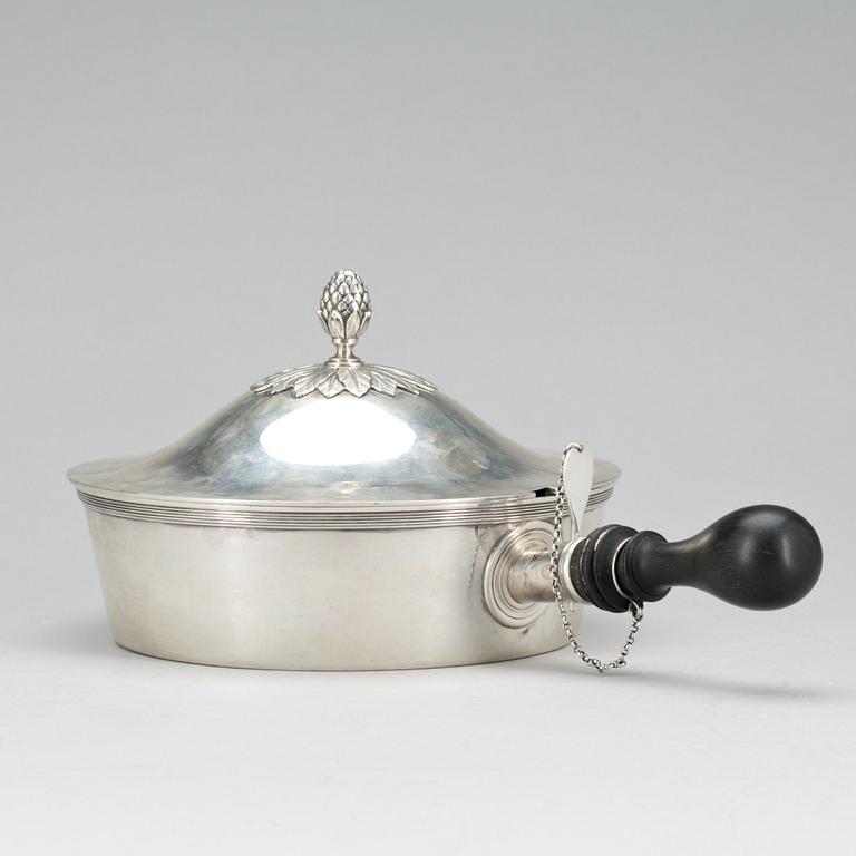 KAROTT MED LOCK, silver, Gustaf Möllenborg, Stockholm 1914. Vikt c:a 800 g.