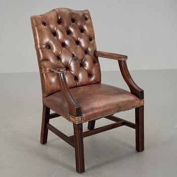 KARMSTOL, engelsk stil, 1900-talets slut.